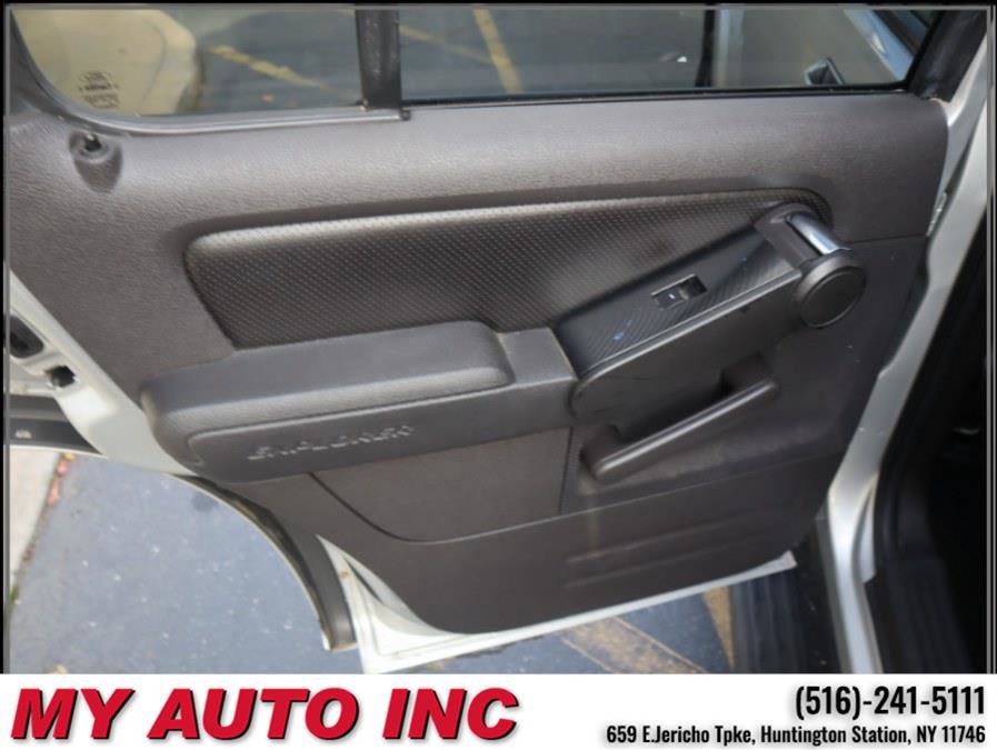 Used 2010 Ford Explorer XLT image 32