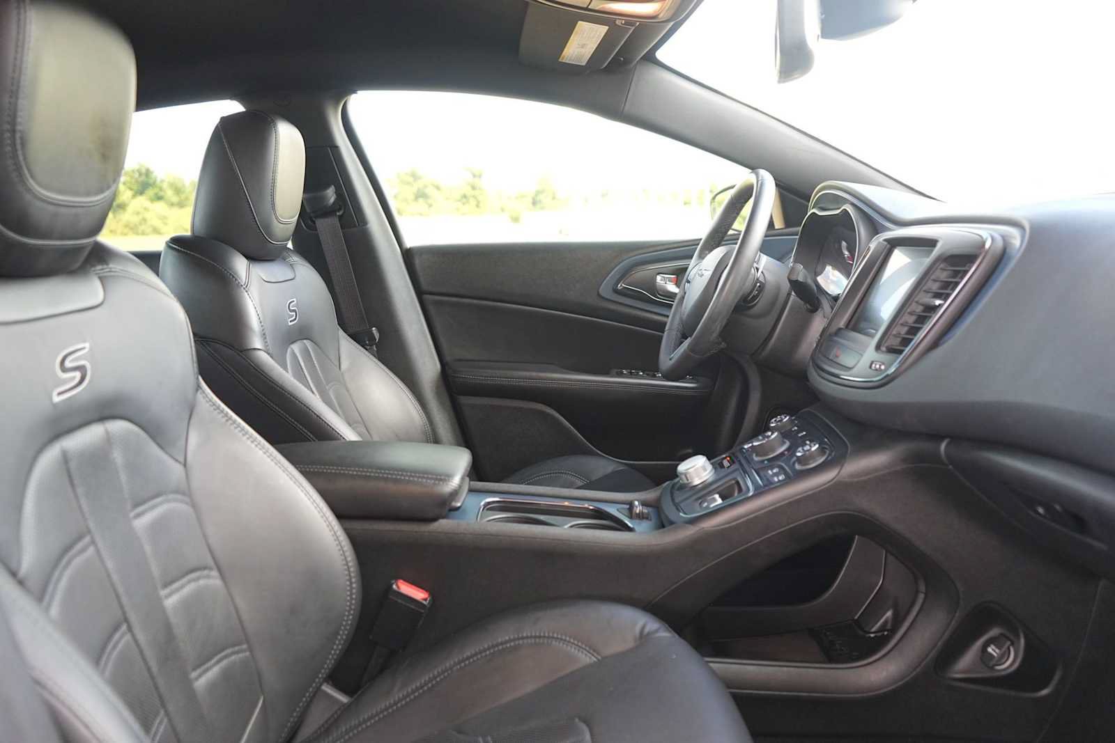 Used 2015 Chrysler 200 S w/ Navigation & Sound Group I FWD image 15