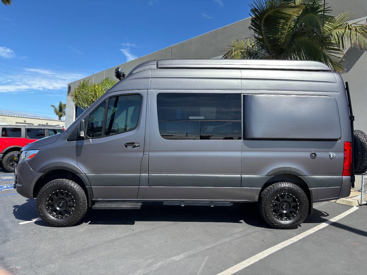 Used 2019 Mercedes-Benz Sprinter 4x4 144 w/ Comfort Plus Package image 2