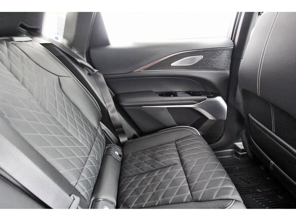New 2026 Cadillac Lyriq V AWD/4WD image 11