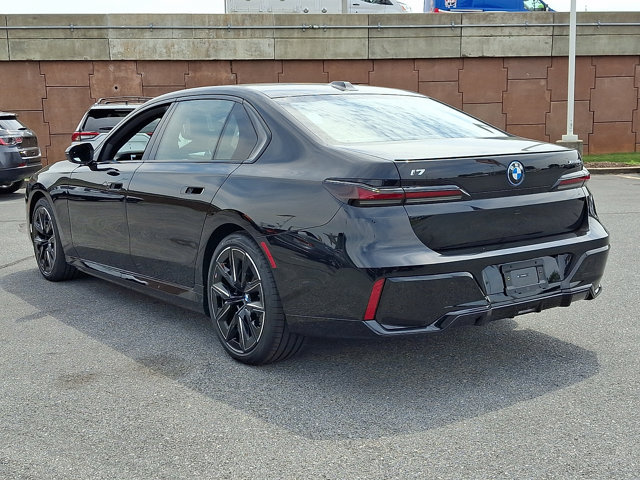 New 2026 BMW i7 xDrive60 w/ Executive Package AWD/4WD image 3
