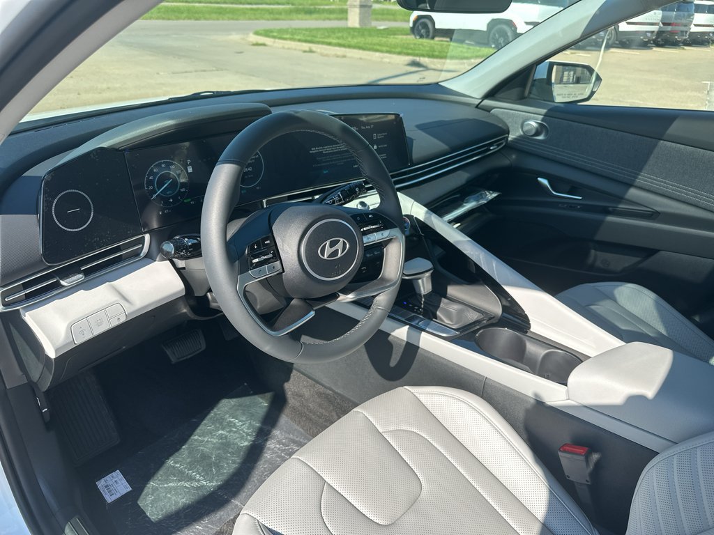 New 2026 Hyundai Elantra Limited FWD image 2