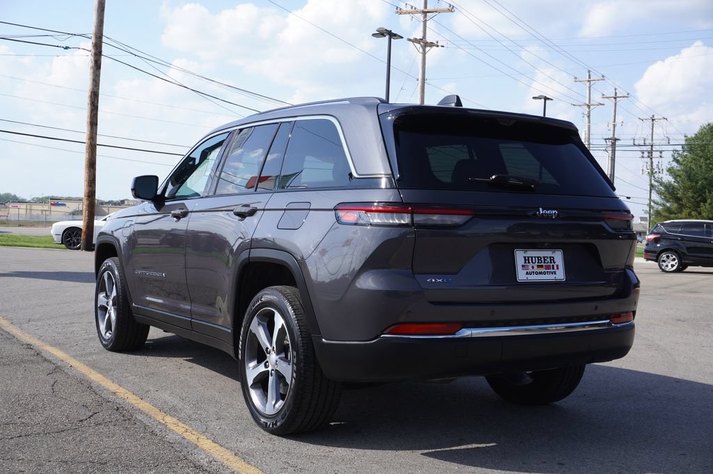 Used 2022 Jeep Grand Cherokee Limited 4xe w/ Luxury Tech Group II AWD/4WD image 5