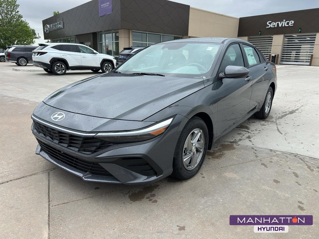 New 2026 Hyundai Elantra SE FWD image 1