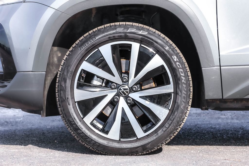 Certified 2022 Volkswagen Taos SE image 16