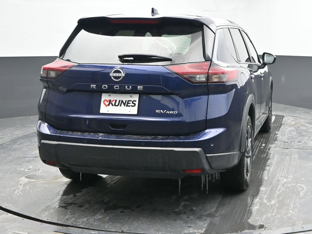 Used 2024 Nissan Rogue SV image 10