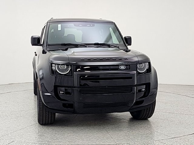 New 2026 Land Rover Defender 110 X-Dynamic SE AWD/4WD image 2