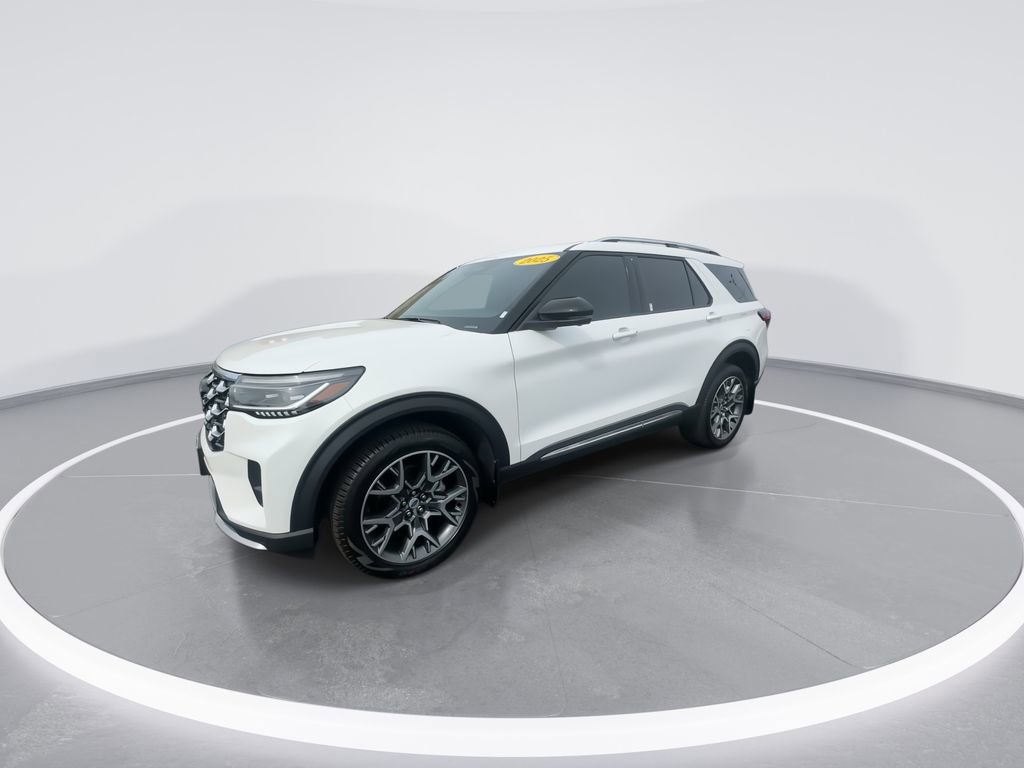 Used 2025 Ford Explorer Platinum w/ Ultimate Package image 4