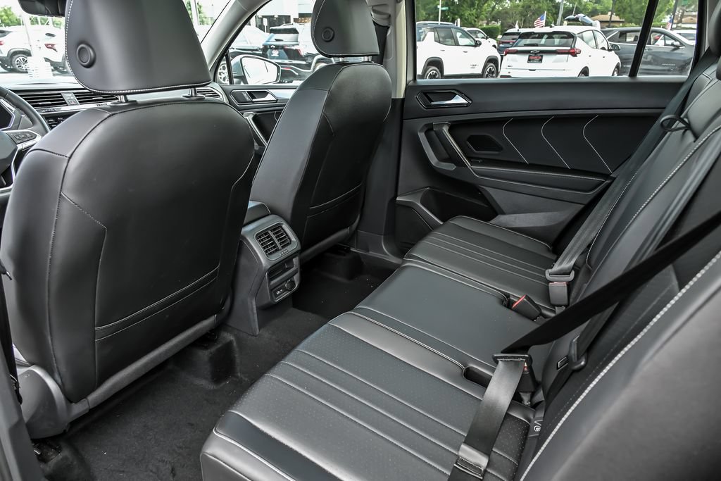 Used 2022 Volkswagen Tiguan SE AWD/4WD image 18