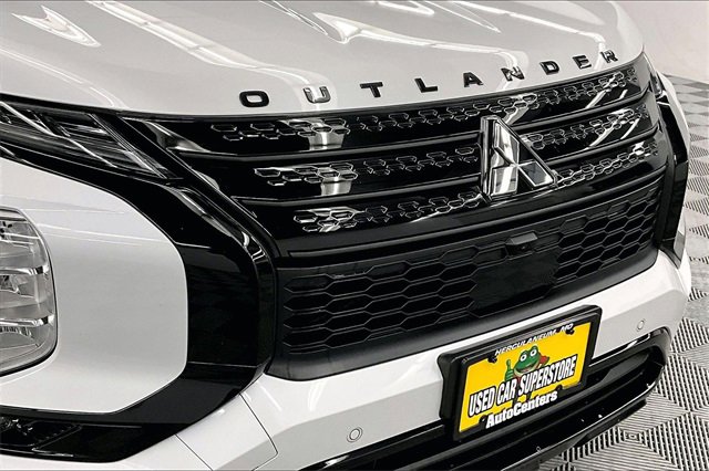 Used 2024 Mitsubishi Outlander SEL Black Edition image 30