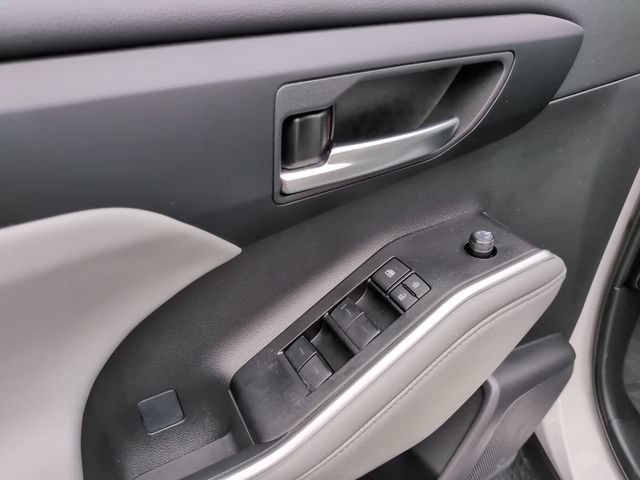 Certified 2025 Toyota Highlander XLE AWD/4WD image 11