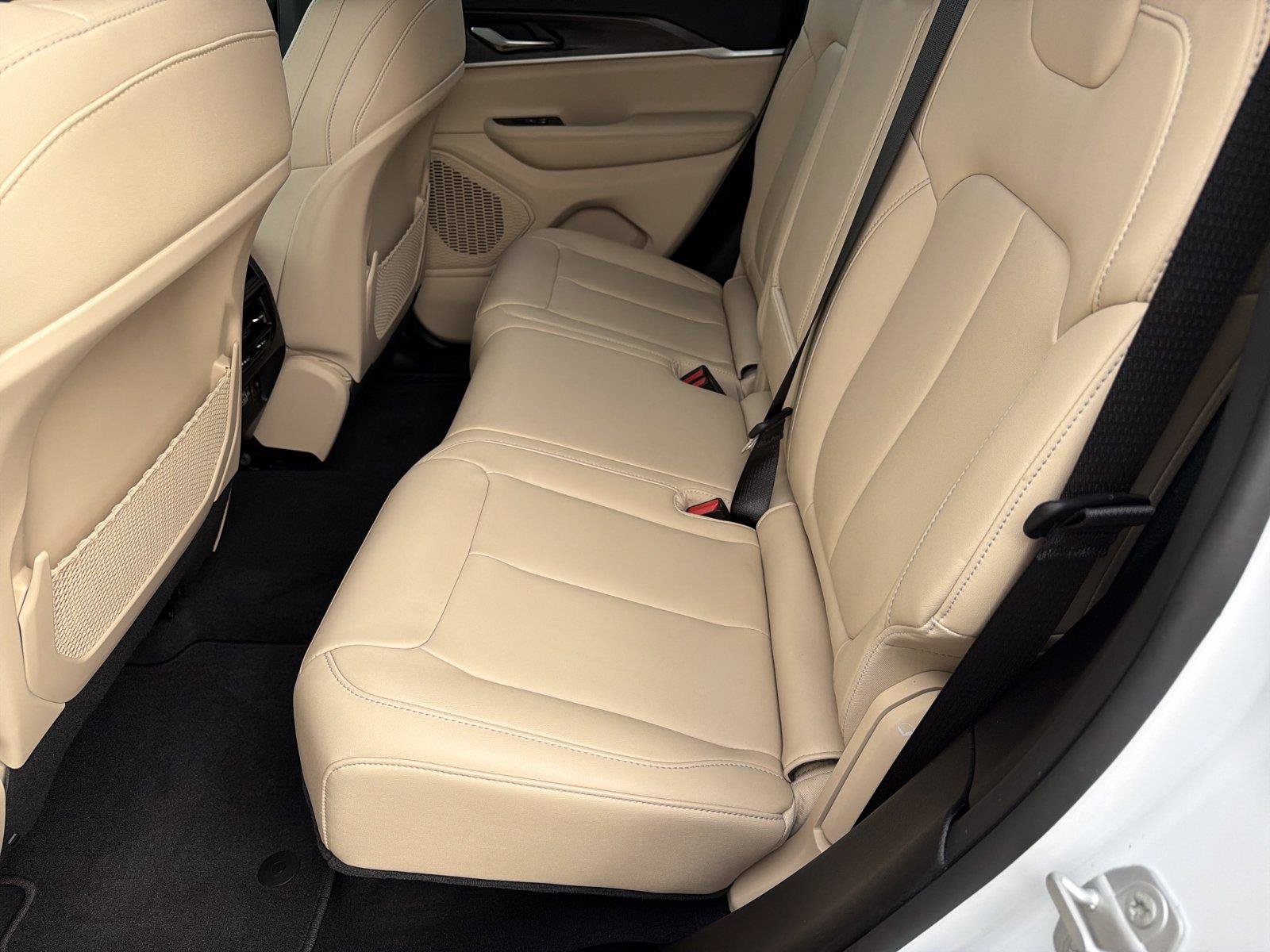 Used 2025 Jeep Grand Cherokee Limited AWD/4WD image 20