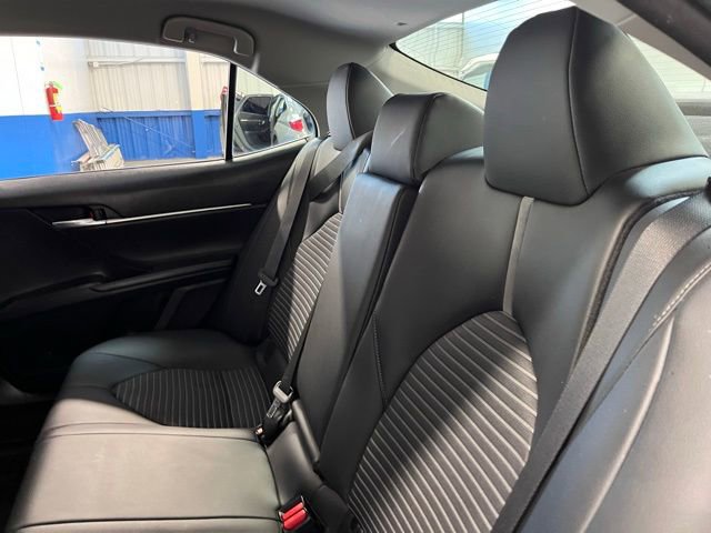 Used 2022 Toyota Camry SE FWD image 18