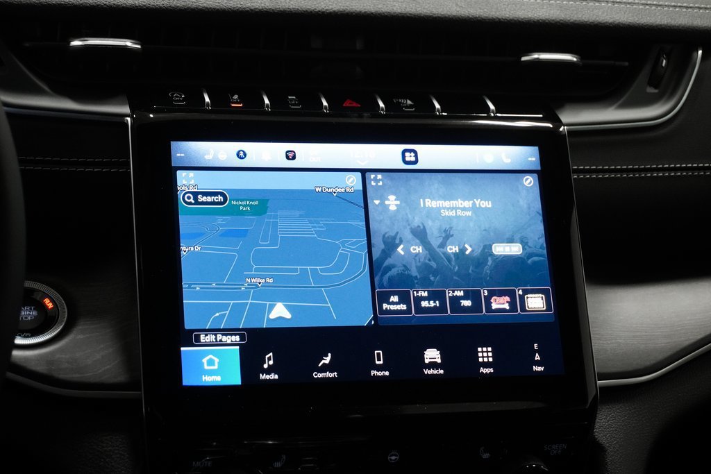 Used 2025 Jeep Grand Cherokee Limited AWD/4WD image 22