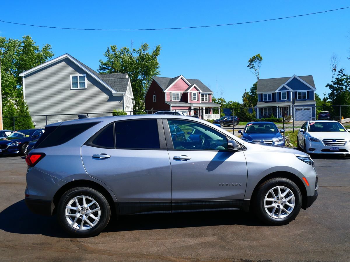 Used 2023 Chevrolet Equinox LS w/ LPO, Floor Liner Package AWD/4WD image 37