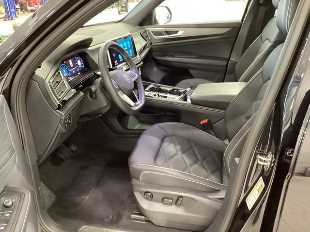 Certified 2024 Volkswagen Atlas Cross Sport SE AWD/4WD image 11