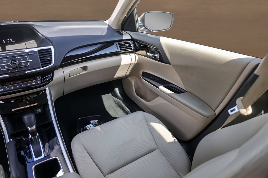 Used 2016 Honda Accord LX image 26