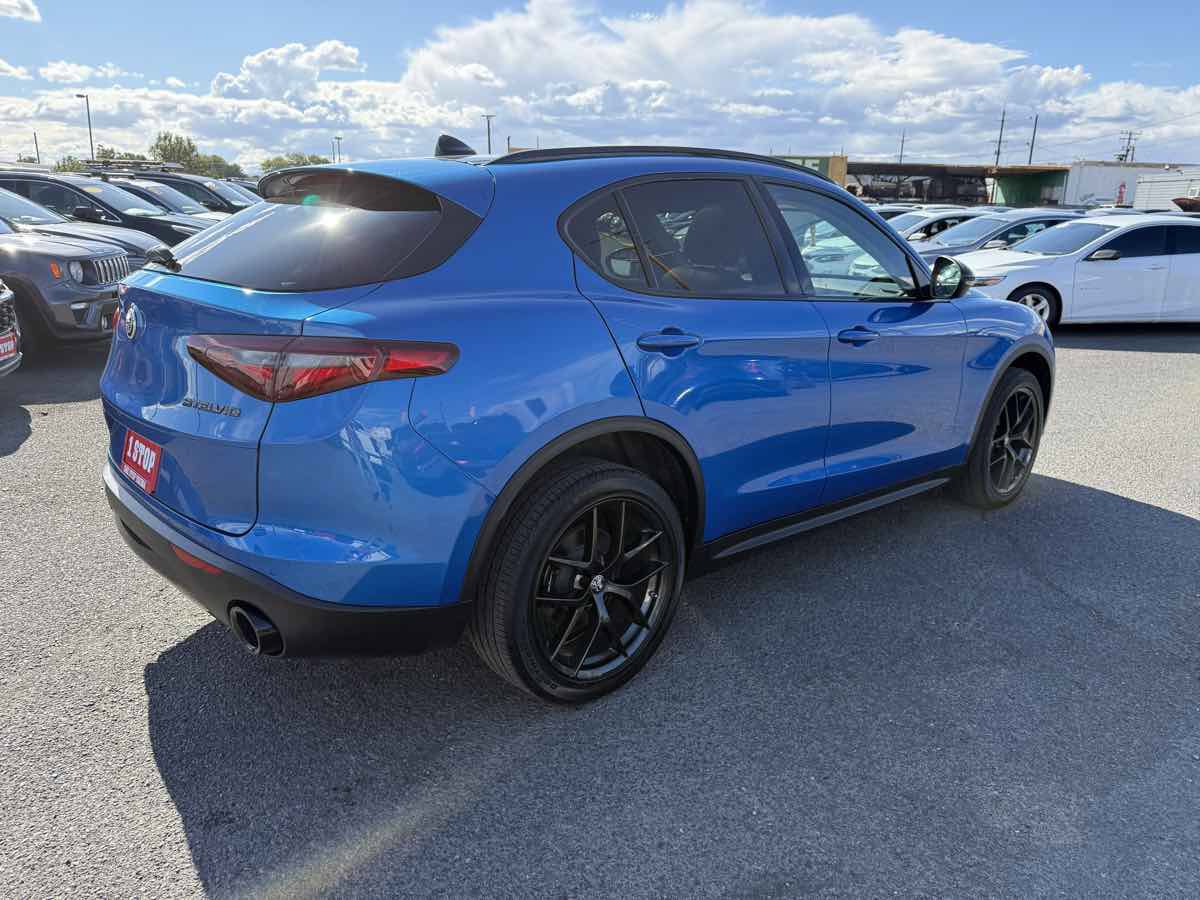 Used 2019 Alfa Romeo Stelvio Ti w/ Nero Edizione AWD/4WD image 5
