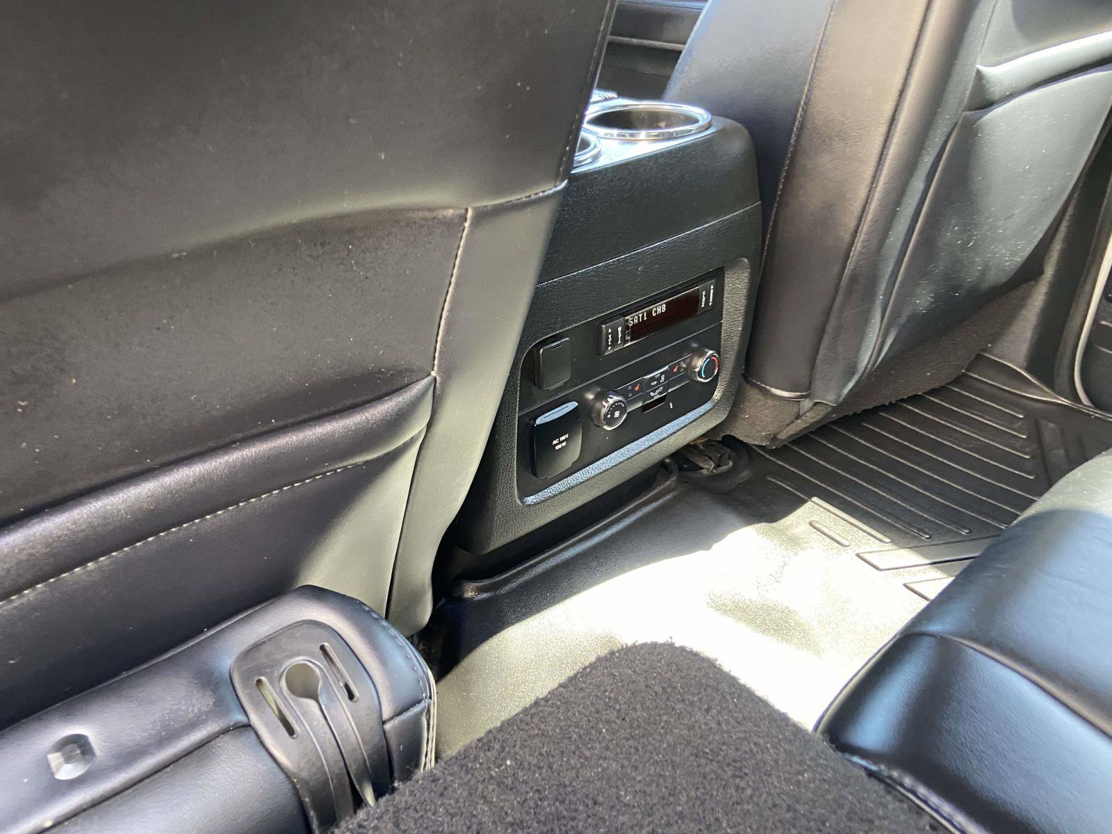 Used 2017 Lincoln Navigator Select image 10