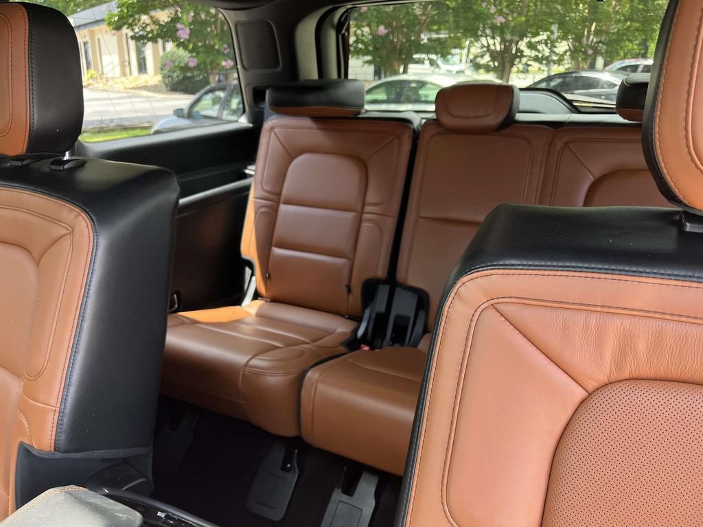 Used 2021 Lincoln Navigator Reserve w/ Luxury Package AWD/4WD image 15