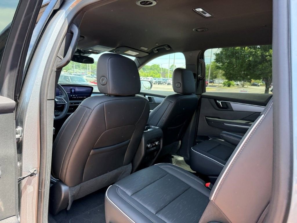 Used 2025 Buick Enclave Sport Touring FWD image 14