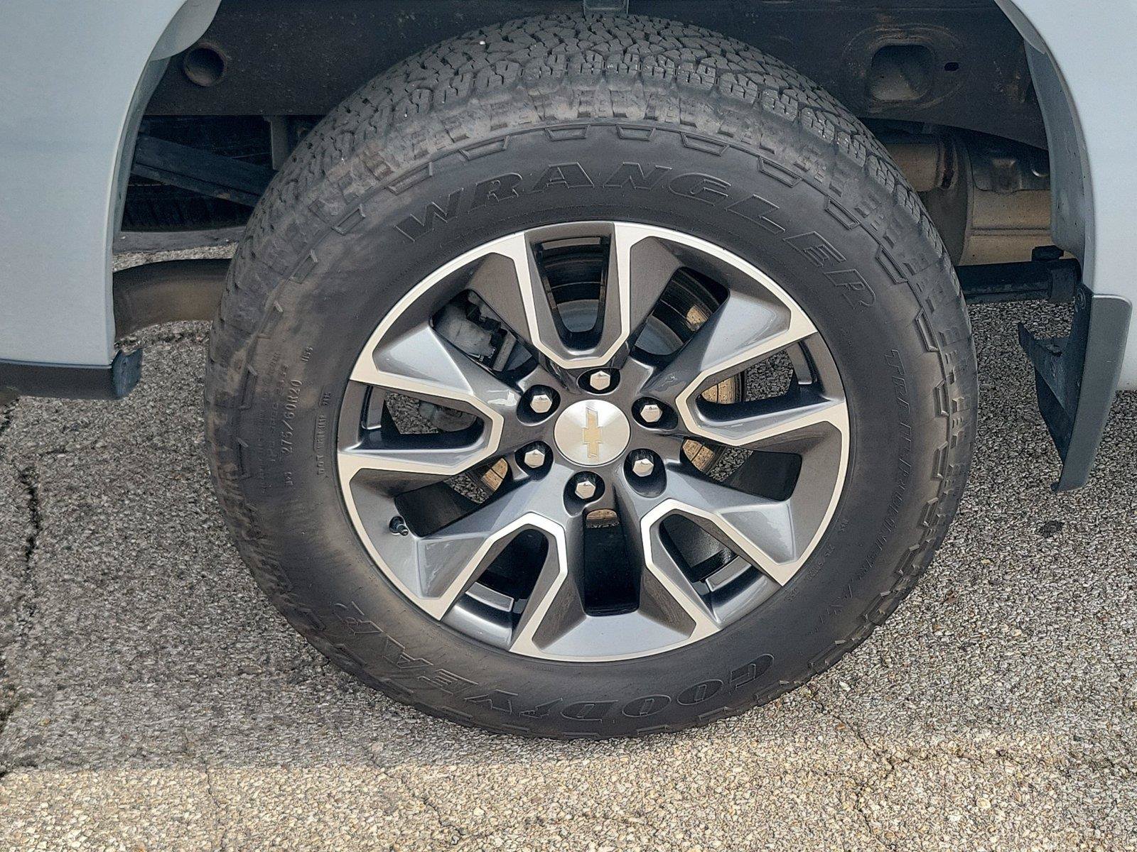 Used 2024 Chevrolet Silverado 1500 LT AWD/4WD image 6