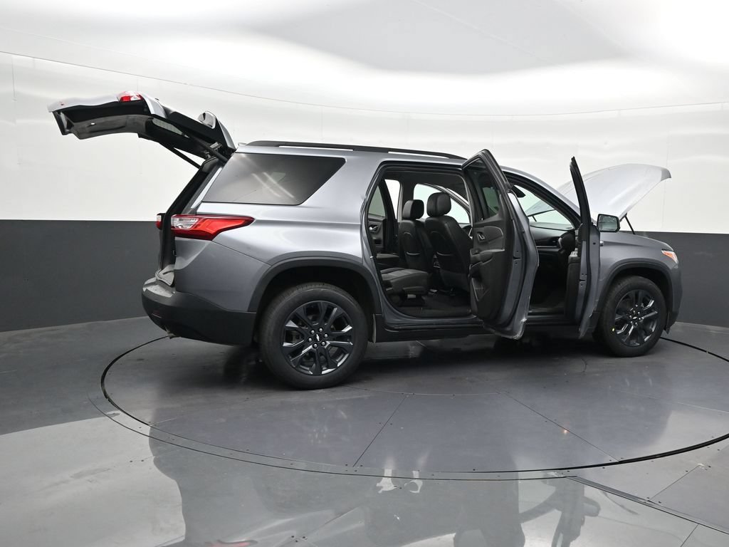 Used 2021 Chevrolet Traverse RS FWD image 32