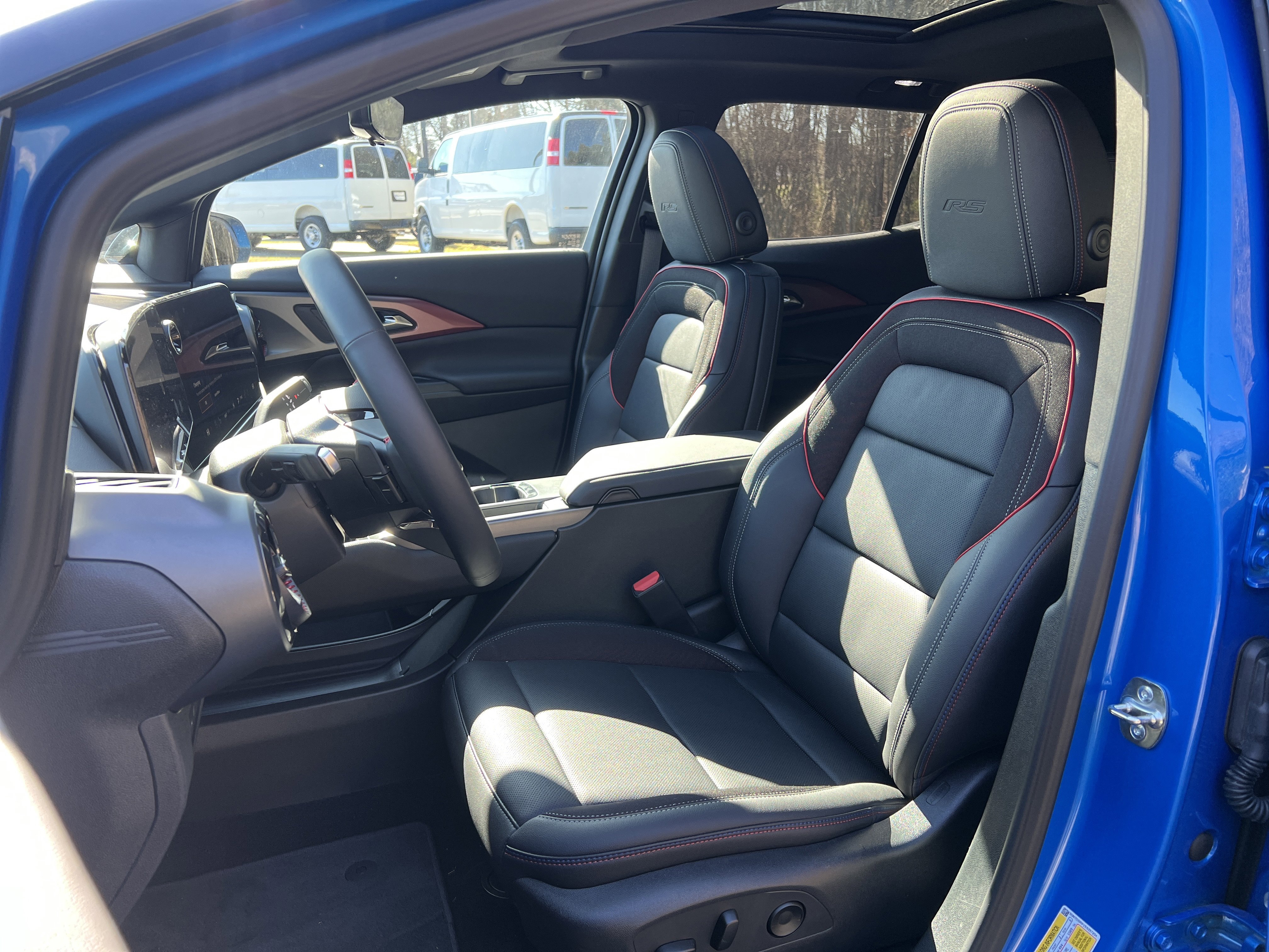 New 2025 Chevrolet Equinox EV RS w/ Convenience Package II image 16