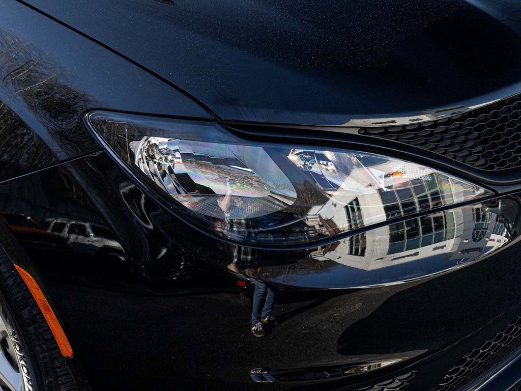 New 2026 Chrysler Voyager LX image 32