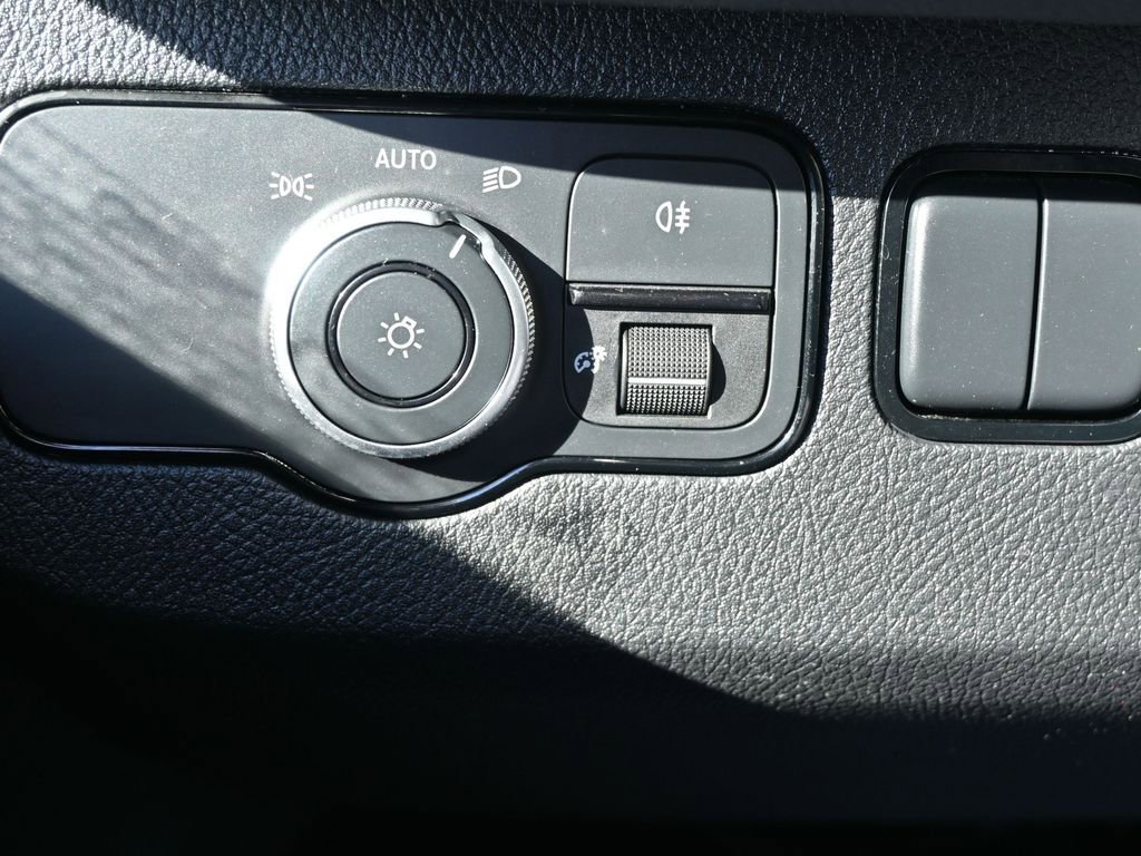 Used 2024 Mercedes-Benz Sprinter 2500 image 18