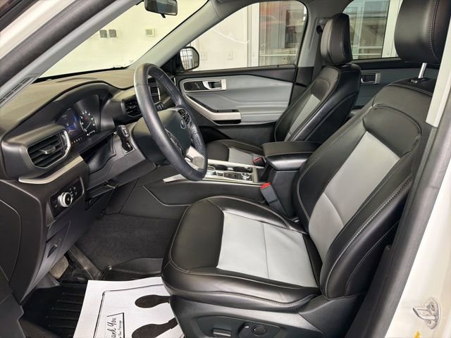 Used 2023 Ford Explorer XLT w/ Equipment Group 202A image 20