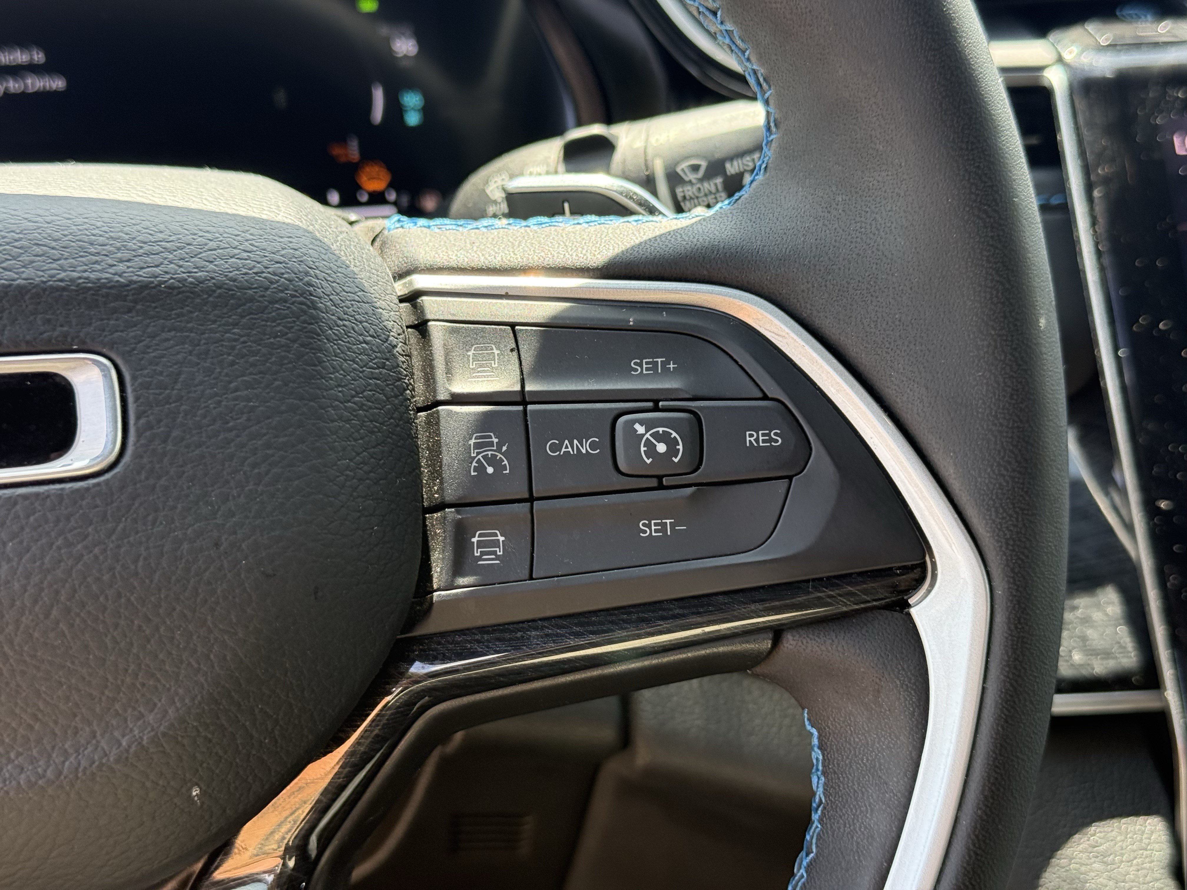 Used 2022 Jeep Grand Cherokee Trailhawk AWD/4WD image 18