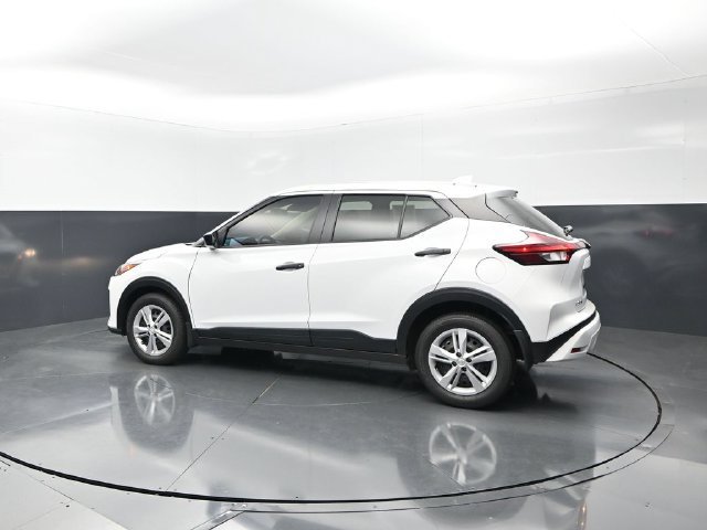 Certified 2025 Nissan Kicks Play S FWD image 2