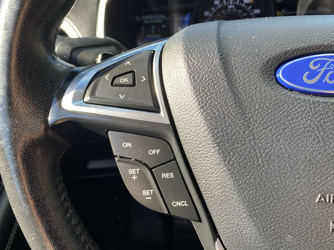 Used 2017 Ford Edge Titanium w/ Technology Package AWD/4WD image 21