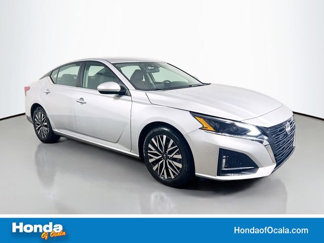 Used 2023 Nissan Altima 2.5 SV