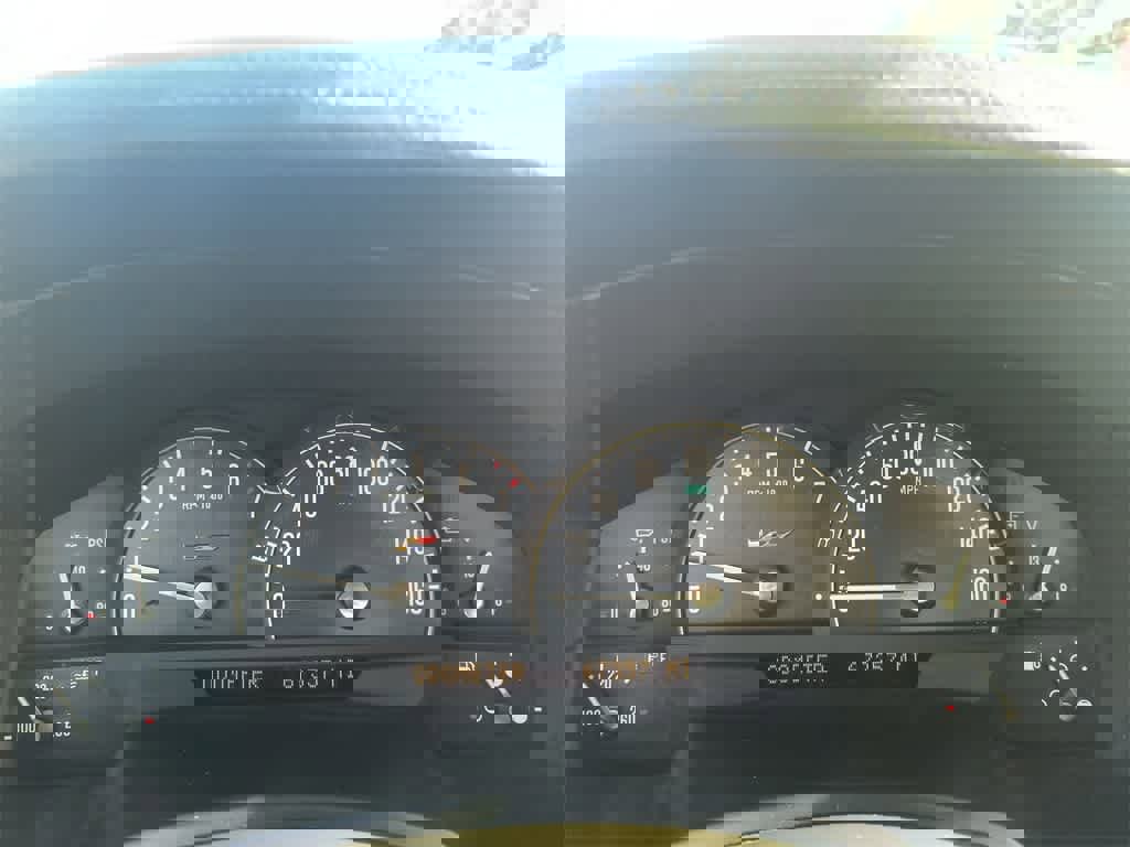 Used 2006 Cadillac XLR V image 15