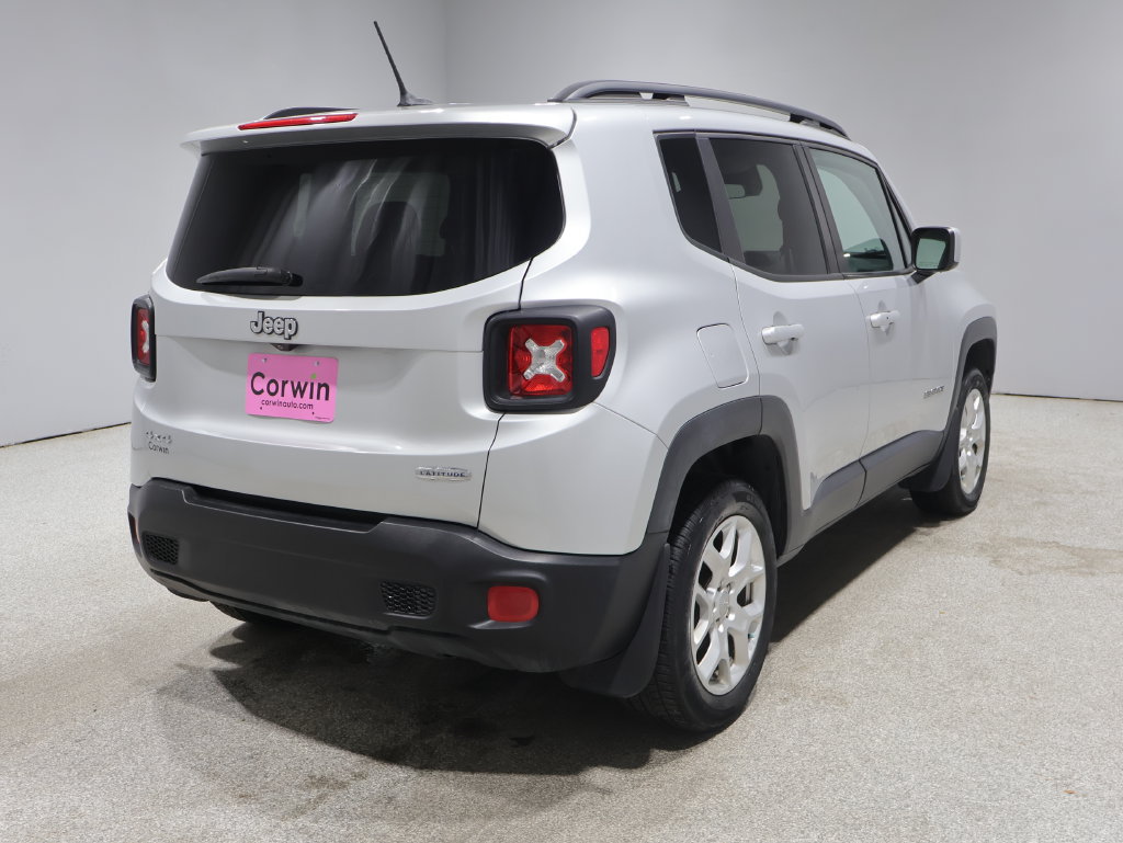 Used 2016 Jeep Renegade Latitude AWD/4WD image 2