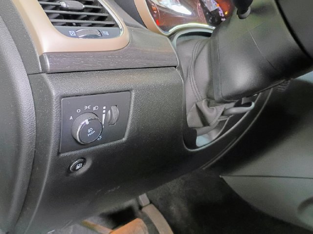Used 2015 Jeep Grand Cherokee Laredo w/ Quick Order Package 23E RWD image 26