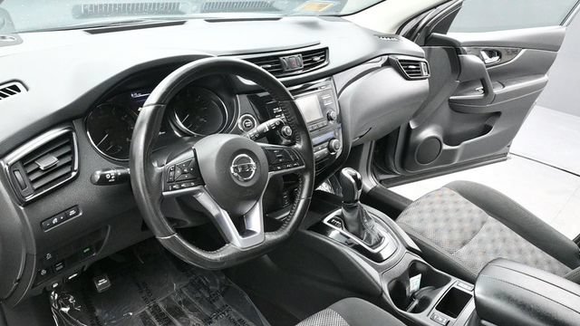 Used 2017 Nissan Rogue Sport SV w/ SV All-Weather Package AWD/4WD image 27