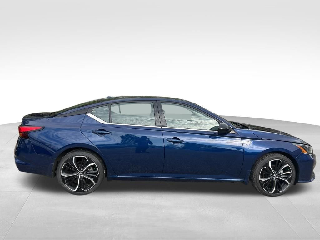 Used 2023 Nissan Altima 2.5 SR image 7