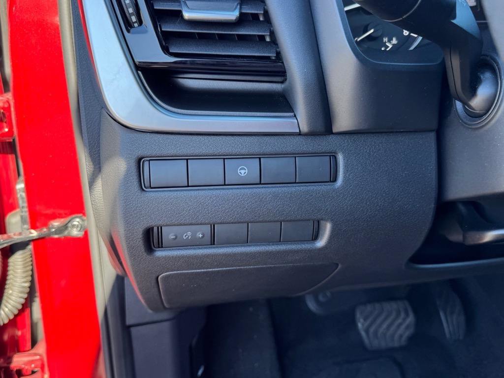 Used 2021 Nissan Rogue SV image 18