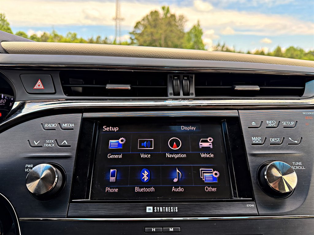 Used 2013 Toyota Avalon Limited FWD image 18