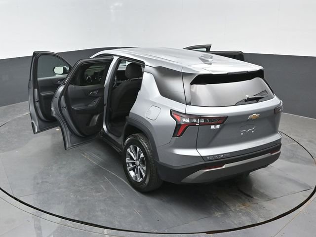 Used 2025 Chevrolet Equinox LT AWD/4WD image 22