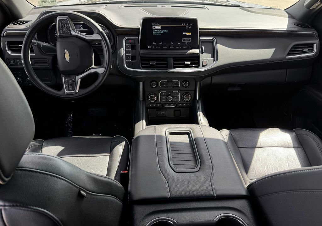 Used 2023 Chevrolet Suburban Premier image 26