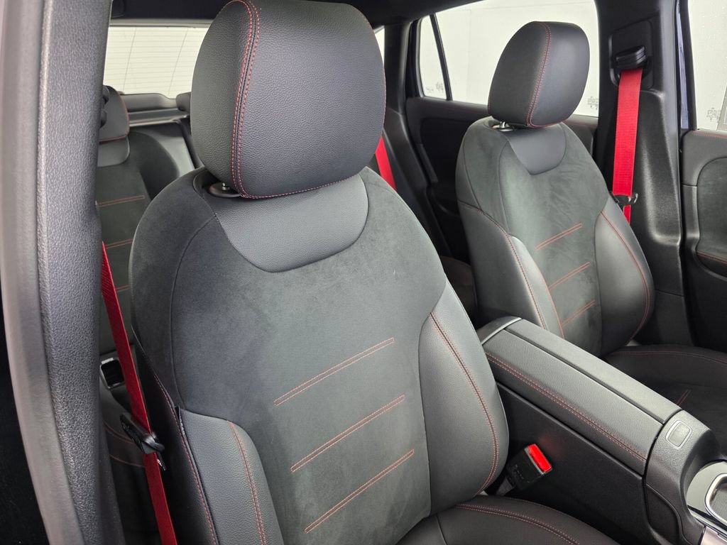 Certified 2025 Mercedes-Benz GLA 35 AMG 4MATIC image 26