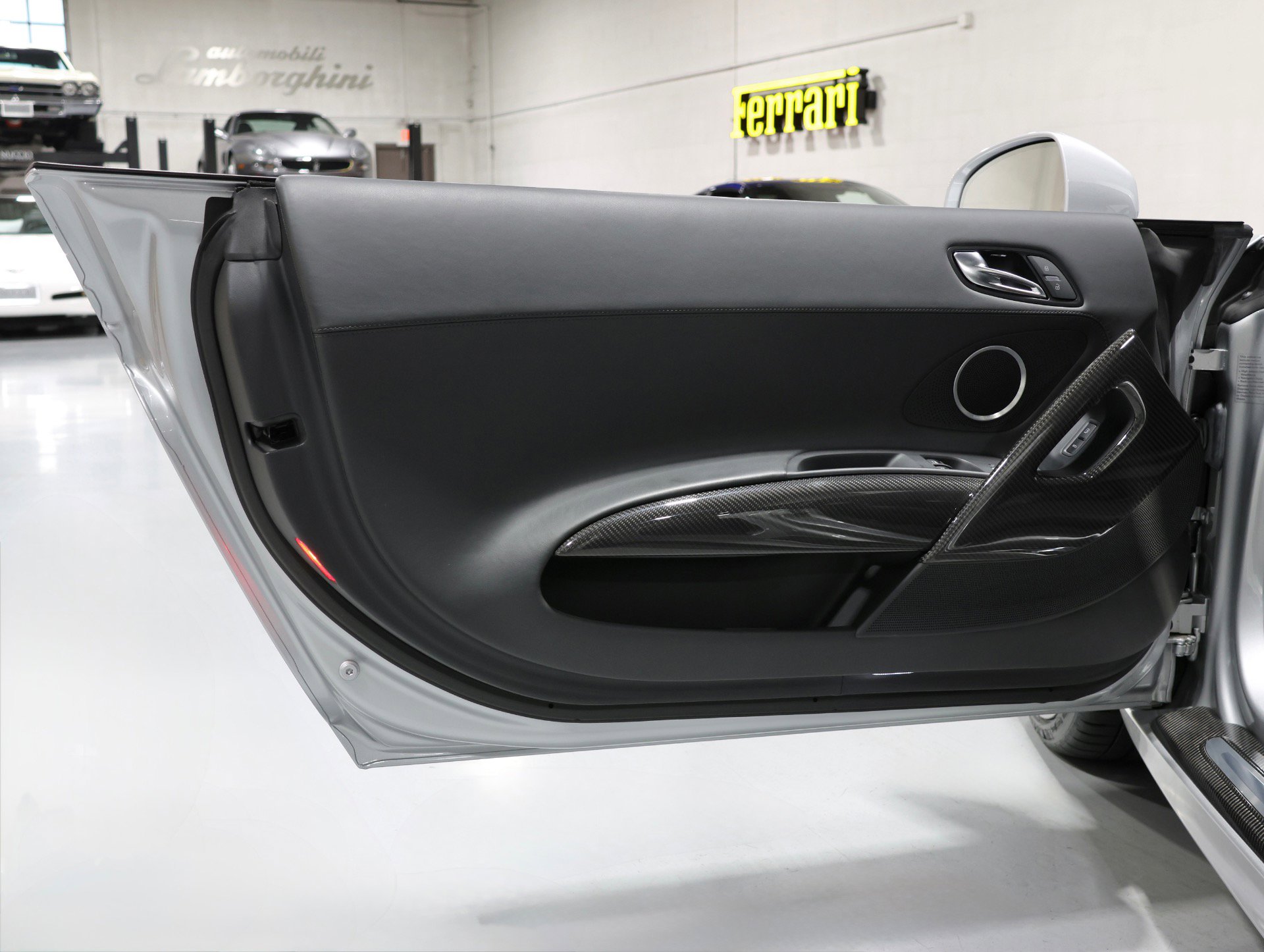 Used 2011 Audi R8 V10 AWD/4WD image 85