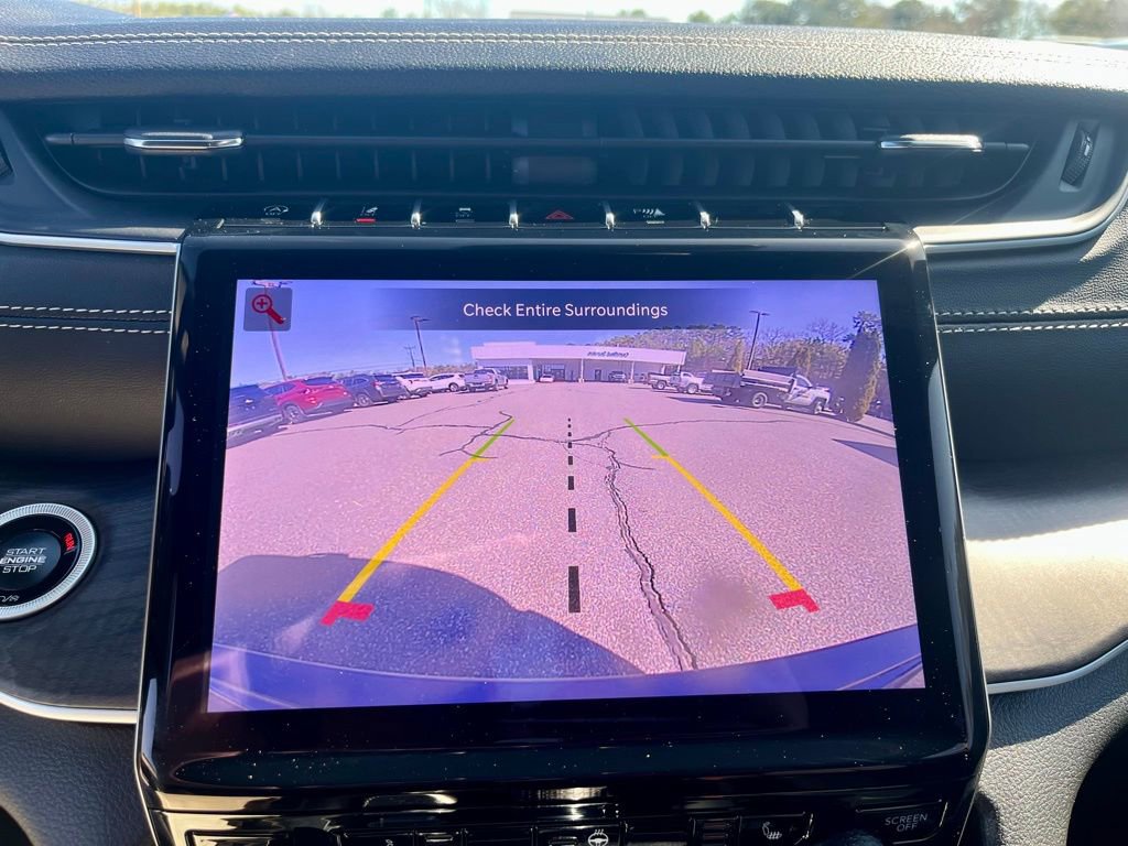 Used 2025 Jeep Grand Cherokee Limited w/ Black Appearance Package image 14