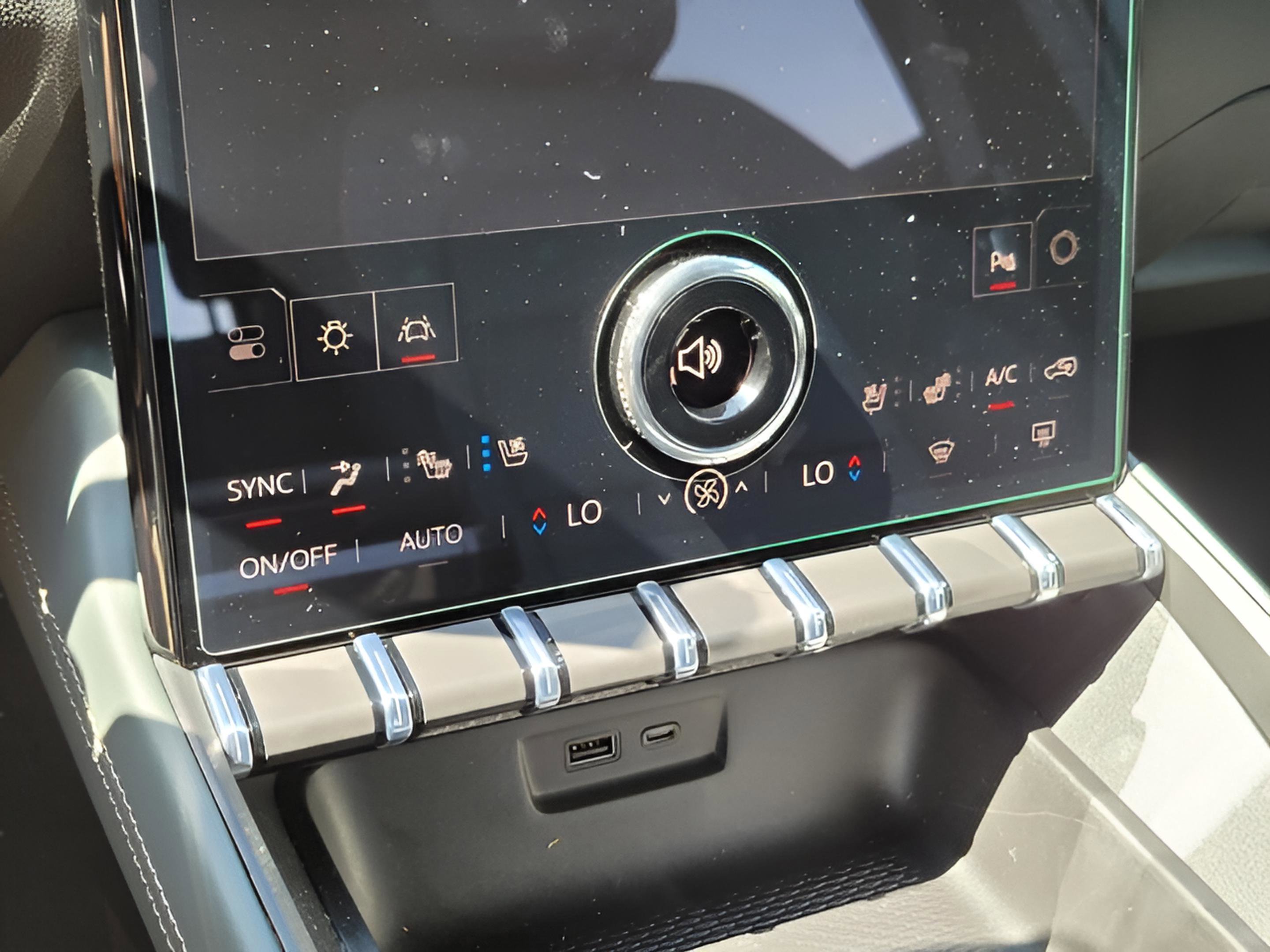 New 2026 GMC Terrain AT4 w/ Convenience Package III image 33