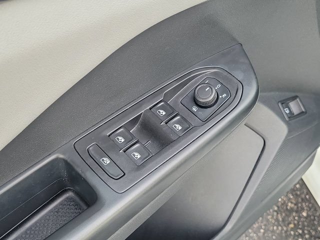 Used 2022 Volkswagen Taos SE FWD image 16