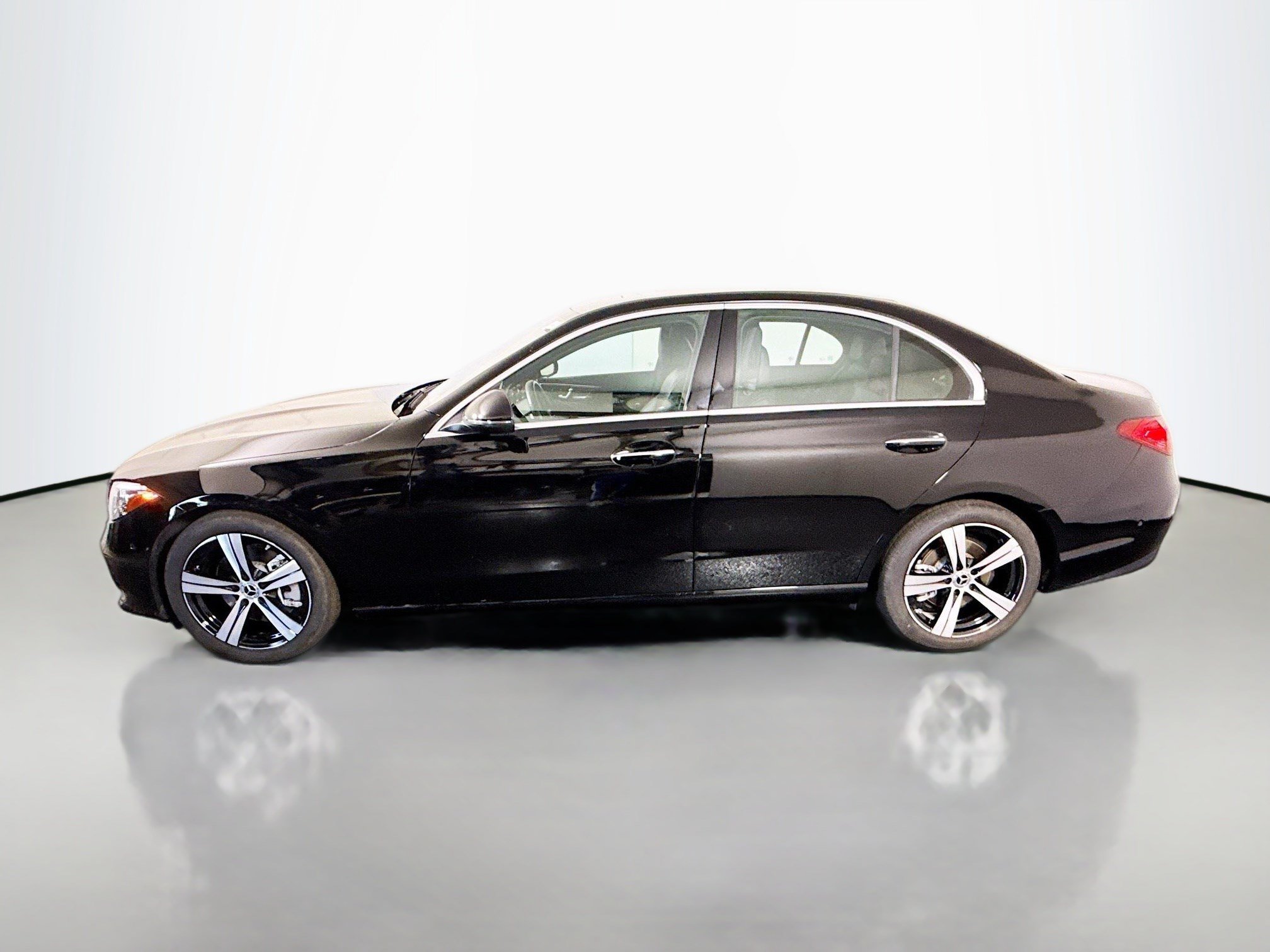 Used 2025 Mercedes-Benz C 300 Sedan image 6